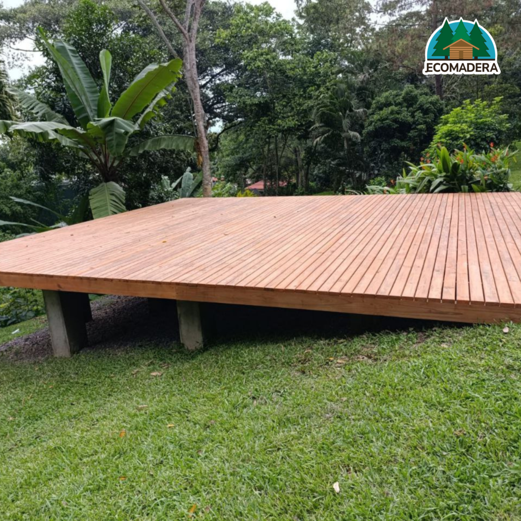 Deck de madera tratada, ecomadera