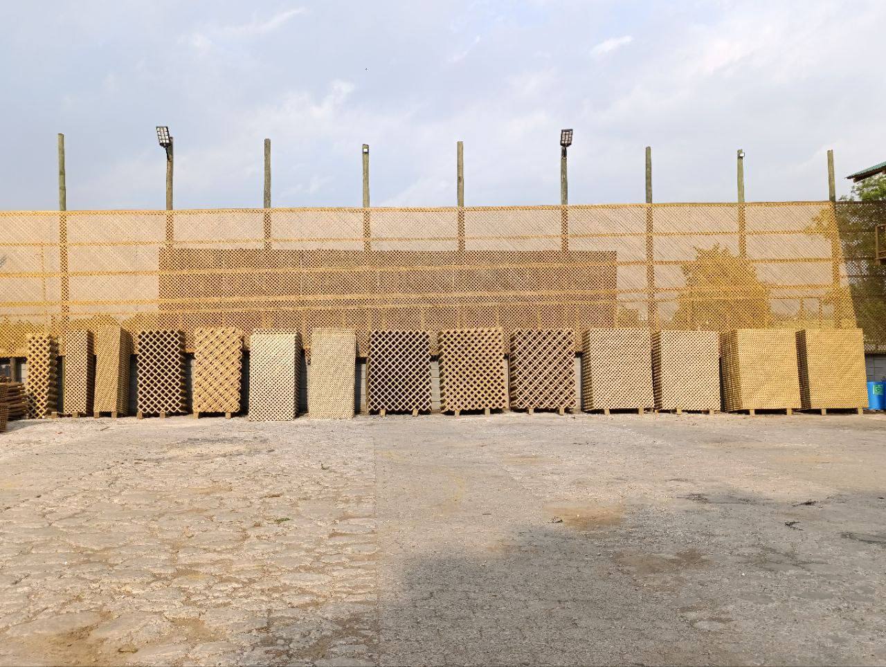 Celosía de madera tratada, celosía para cerco de madera, celosía barranda, celosía techo, celosía abierta, celosía cerrada, celosía cuadrodoble, celosía intermedia